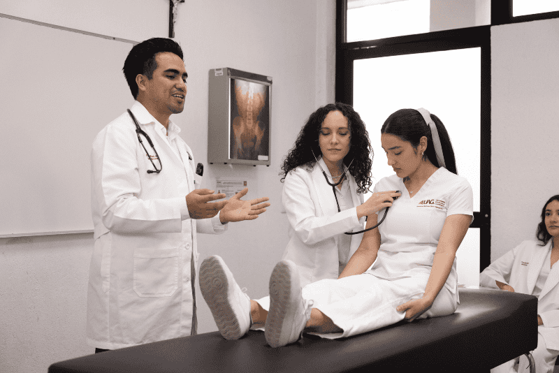 Esta institución cuenta con 90 años de experiencia en la formación de profesionales.  