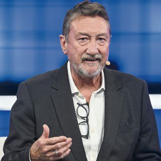 Creador de “Peaky Blinders” toma las riendas del guion de “James Bond”