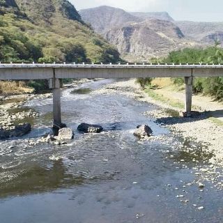 Urgen acciones contra déficit y huachicoleo de agua en el país