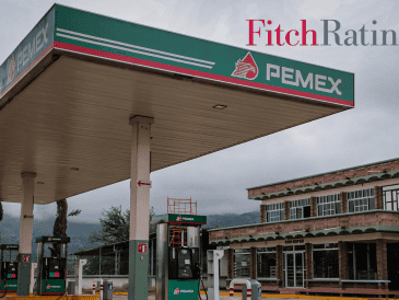 Pemex, que reportó beneficios netos de 16 mil 187 millones de pesos en el primer semestre de 2025, mantiene una deuda financiera de 98 mil 800 millones de dólares. EL INFORMADOR / ARCHIVO / CANVA