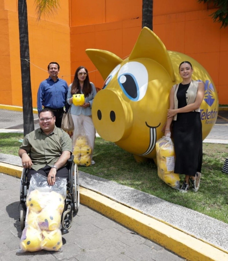 La entrega simbólica de alcancías se llevó a cabo en las instalaciones del CRIT Occidente. IDEFT 