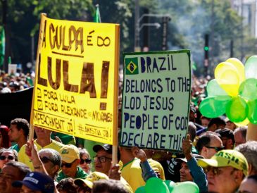 Las marchas de este domingo fueron convocadas precisamente para protestar por las medidas cautelares impuestas por el magistrado Alexander de Moraes. EFE/ S. MOREIRA