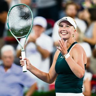 Tauson sorprende a Swiatek