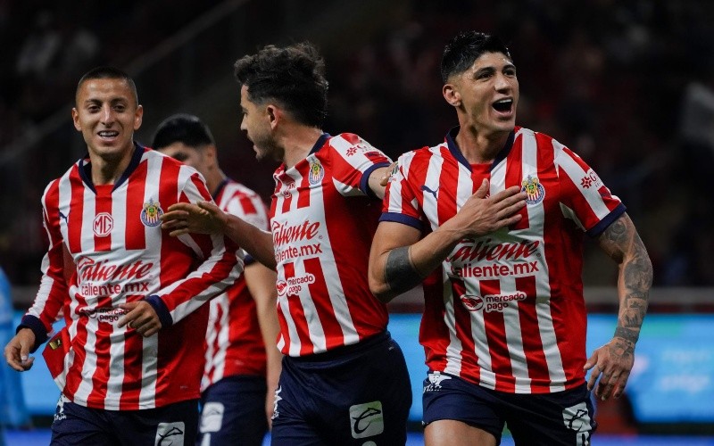 Jugadores de Chivas, durante el partido correspondiente a la Jornada 8 del Torneo Clausura 2025 de la Liga MX. IMAGO7