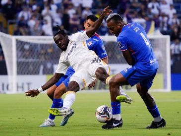 Ayer por la noche, Cruz Azul clausuró la Jornada 2 de la Fase de Grupos de la Leagues Cup enfrentándose al LA Galaxy, donde  limpió un poco su imagen con el empate y la posterior victoria 8-7 en penales. IMAGO7 / ARCHIVO