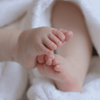 Nace el bebé "más viejo del mundo"; ¿por qué lo llaman así?