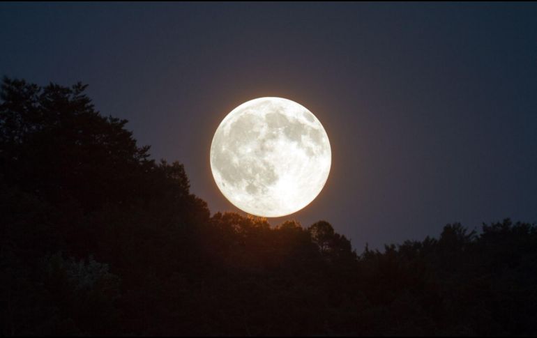 Cada luna llena del año recibe un nombre tradicional basado en las costumbres de pueblos indígenas de Norteamérica. Canva