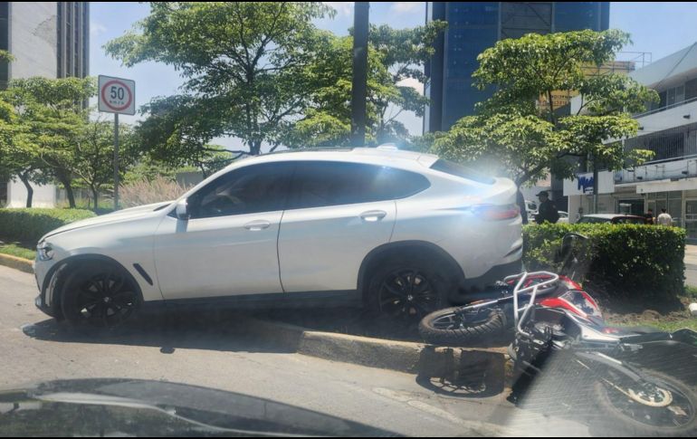 La dependencia añadió que el Agente del Ministerio Público y elementos de la Policía de Investigación se encuentran investigando, para el esclarecimiento del caso. ESPECIAL/X/ @JRUIZGDLMEX