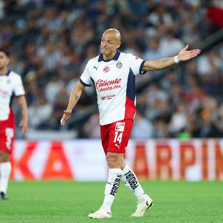 'Chicharito' iguala su mayor periodo sin actividad con Chivas