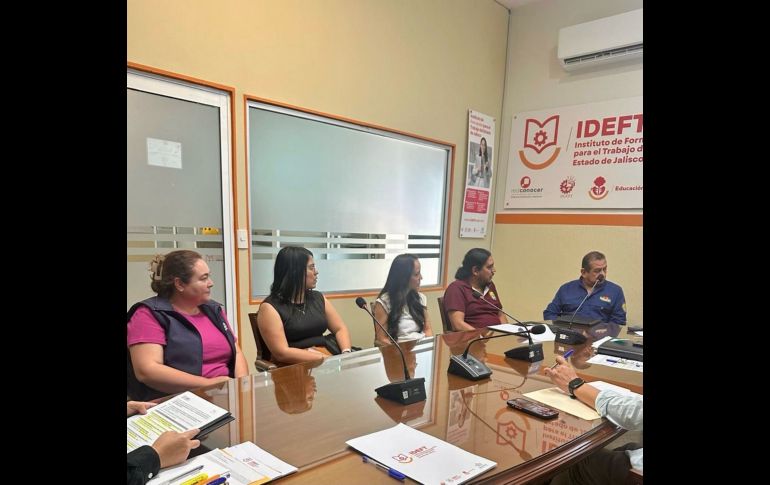 El convenio fue firmado por directivos del IDEFT, representantes legales de NatureSweet y responsables de impacto social de la firma. CORTESÍA