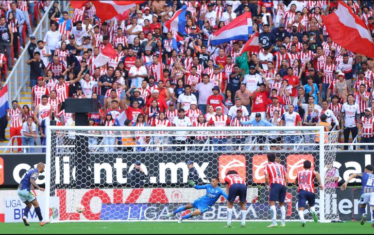 El cuadro rojiblanco sufre por desajustes que lo han hecho vulnerable a balón parado y penales. IMAGO7/J. Cubeyro