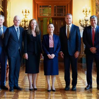 Claudia Sheinbaum se reúne con CEO de Walmart; confirman inversión de 6 mil MDD