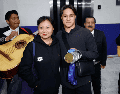 El clavadista Osmar Olvera llegó ayer a la Ciudad de México proveniente del Mundial de Deportes Acuáticos Singapur 2025, junto con su entrenadora Ma Jin. SUN / D. S. Sánchez