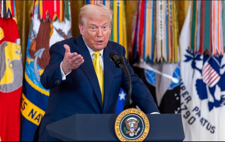 Trump hizo esta aclaración ante los medios un día después de que la Casa Blanca informara su intención de reunirse la próxima semana con Putin. EFE/SHAWN THEW