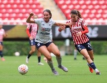 Ni los regresos de Alicia Cervantes y Carolina Jaramillo al once titular, permitieron que las Chivas femenil consiguieran el triunfo ante Cruz Azul en el estadio AKRON. IMAGO7