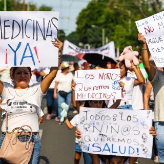 'No hay quimio, nos están matando'; pacientes marchan contra el desabasto de medicamento