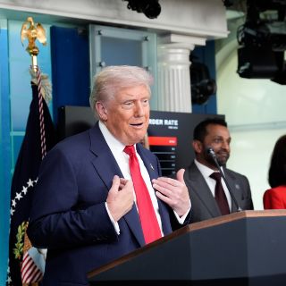 Trump abre la puerta a reclasificar la marihuana como una droga menos peligrosa