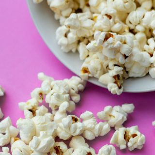 ¿Qué tan saludables son las palomitas de maíz?