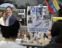 Ellos son los hijos y la esposa del fallecido precandidato presidencial de Colombia. EFE / ARCHIVO / ESPECIAL / IG / @maclaudiat