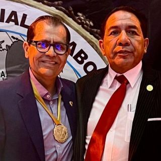 Reconocen trayectoria profesional y social del Dr. Víctor Hugo Pérez Rojas