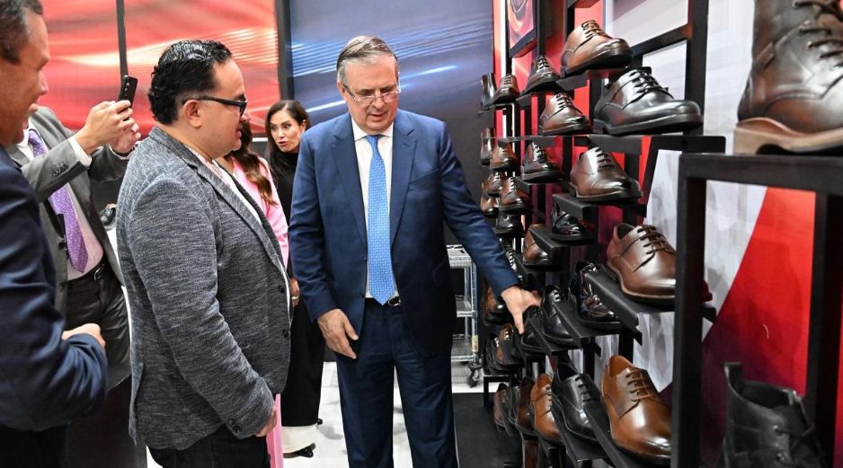 Ebrard enfatizó que la industria del calzado es una de las más relevantes del país, tanto por su tradición como por su peso económico actual. CORTESÍA