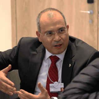 ¿De qué delitos se le acusa a Carlos Treviño, exdirector de Pemex?