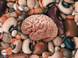 uno de los alimentos más recomendados para el cuidado de la salud cerebral son las legumbres. ESPECIAL / CANVA
