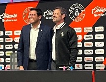 Diego Cocca asegura que al vivir en Guadalajara se ha convertido en algo normal el recibir constantes muestras de cariño por parte de la afición rojinegra. EL INFORMADOR / F. Ramírez