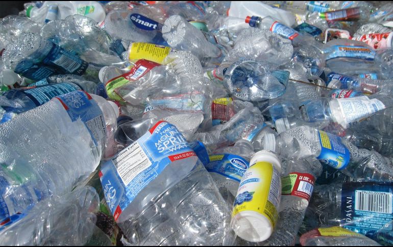 Las razones por las que se necesita regular el consumo de plásticos. UNSPLASH / T. SHARMA