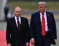 El presidente ruso, Vladímir Putin, propuso este viernes en Alaska a su homólogo de Estados Unidos, Donald Trump, celebrar la próxima cumbre en Moscú. EFE / S. Bobylev