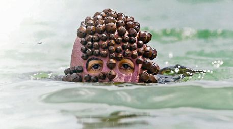 “Bocas indomables”, de Kiyo Gutiérrez, explora la memoria hídrica, la resistencia y las relaciones entre cuerpos humanos y ecosistemas acuáticos. CORTESÍA