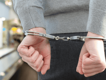 Tras los abusos, Bernardo "N" habría amenazado a la menor de edad con hacer daño a su familia para que no contara lo sucedido. ESPECIAL / CANVA