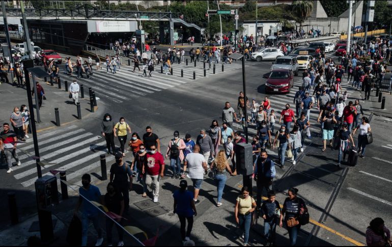 Obras y campañas buscan reducir accidentes y garantizar movilidad segura para peatones en Jalisco. EL INFORMADOR/Archivo