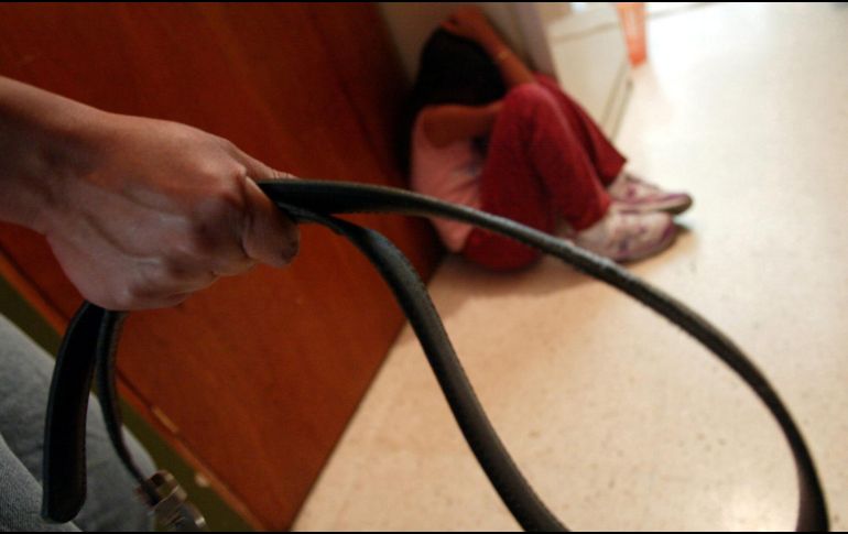 El Código Penal de Jalisco establece penas de seis meses a cinco años de prisión para quien maltrate a un menor bajo su tutela o cuidado. EL INFORMADOR/ Archivo