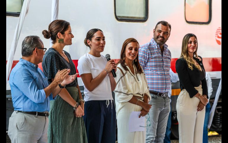 El tren también cuenta con una farmacia para entregar medicamentos, lentes y aparatos auditivos para quienes lo necesiten, totalmente gratuitos. EL INFORMADOR / A. Navarro