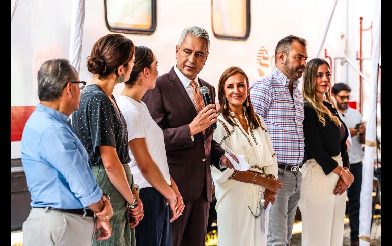 El tren también cuenta con una farmacia para entregar medicamentos, lentes y aparatos auditivos para quienes lo necesiten, totalmente gratuitos. EL INFORMADOR / A. Navarro