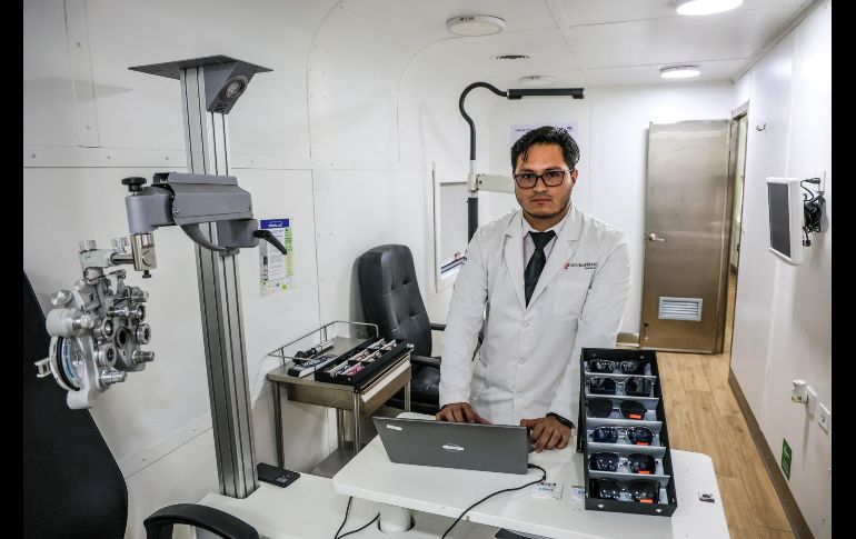 El tren también cuenta con una farmacia para entregar medicamentos, lentes y aparatos auditivos para quienes lo necesiten, totalmente gratuitos. EL INFORMADOR / A. Navarro