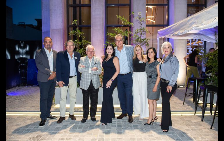 Daniel Sahagún, Carlos Ochoa, Armando Cantú, Claudia Elizalde, Jorge Bedron, Laura J. Michel, Erika García y Marisa Armani. GENTE BIEN JALISCO / S. Gómez