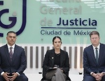 Omar García Harfuch, secretario de Seguridad y Protección Ciudadana de México, Bertha Alcalde, fiscal General de la CDMX y Pablo Vázquez, secretario de Seguridad Ciudadana de la CDMX; durante la conferencia de prensa que ofrecieron esta tarde en las instalaciones de la Fiscalía General de Justicia de la CDMX. SUN/C. Mejía.