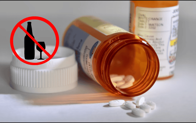 Por esta razón NO se recomienda mezclar medicamentos psiquiátricos con alcohol. UNSPLASH / O. DELAWRENCE
