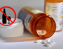 Por esta razón NO se recomienda mezclar medicamentos psiquiátricos con alcohol. UNSPLASH / O. DELAWRENCE