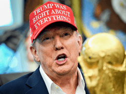 El presidente de Estados Unidos, Donald Trump, anunció la sede del sorteo de la fase de grupos del Mundial de Futbol 2026. EFE / A. Gordon