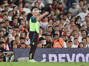 JAVIER AGUIRRE. Entre los clubes que más aportan al Tri destaca Chivas, con cinco futbolistas. IMAGO7