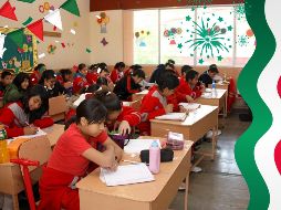 El primer puente tras el regreso a clases será en septiembre, con motivo del Día de la Independencia de México. ESPECIAL / NTX y CANVA