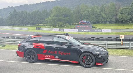 Audi reunió a su gama deportiva en México Drive Resort, donde los asistentes pudieron exprimir su potencia con apoyo de pilotos profesionales. ESPECIAL