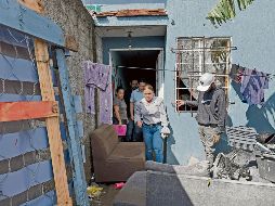 La alcaldesa María Elena Farías culpó a las autoridades de Juanacatlán por no abrir las compuertas instaladas en el Puente del Río Santiago. Eso detonó que se desbordara el cauce con la tormenta y se afectara a las familias del fraccionamiento Las Lilas, entre otros. CORTESÍA