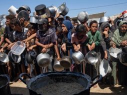 La SRE, a cargo del canciller Juan Ramón de la Fuente, reiteró su llamado urgente a la paz. EFE/EPA/H. Imad