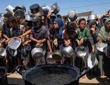 La SRE, a cargo del canciller Juan Ramón de la Fuente, reiteró su llamado urgente a la paz. EFE/EPA/H. Imad