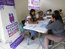 Las nuevas beneficiarias de la Pensión Mujeres Bienestar empezarán a recibir sus apoyos en sus tarjetas en septiembre. EL INFORMADOR/ARCHIVO