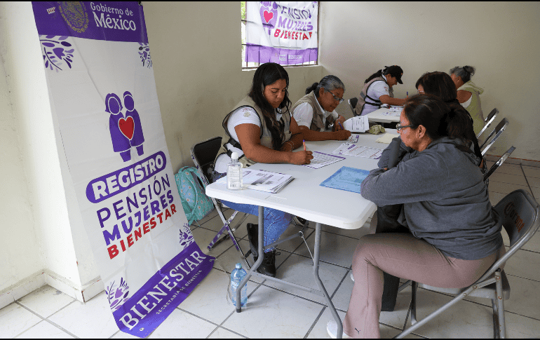 Las nuevas beneficiarias de la Pensión Mujeres Bienestar empezarán a recibir sus apoyos en sus tarjetas en septiembre. EL INFORMADOR/ARCHIVO